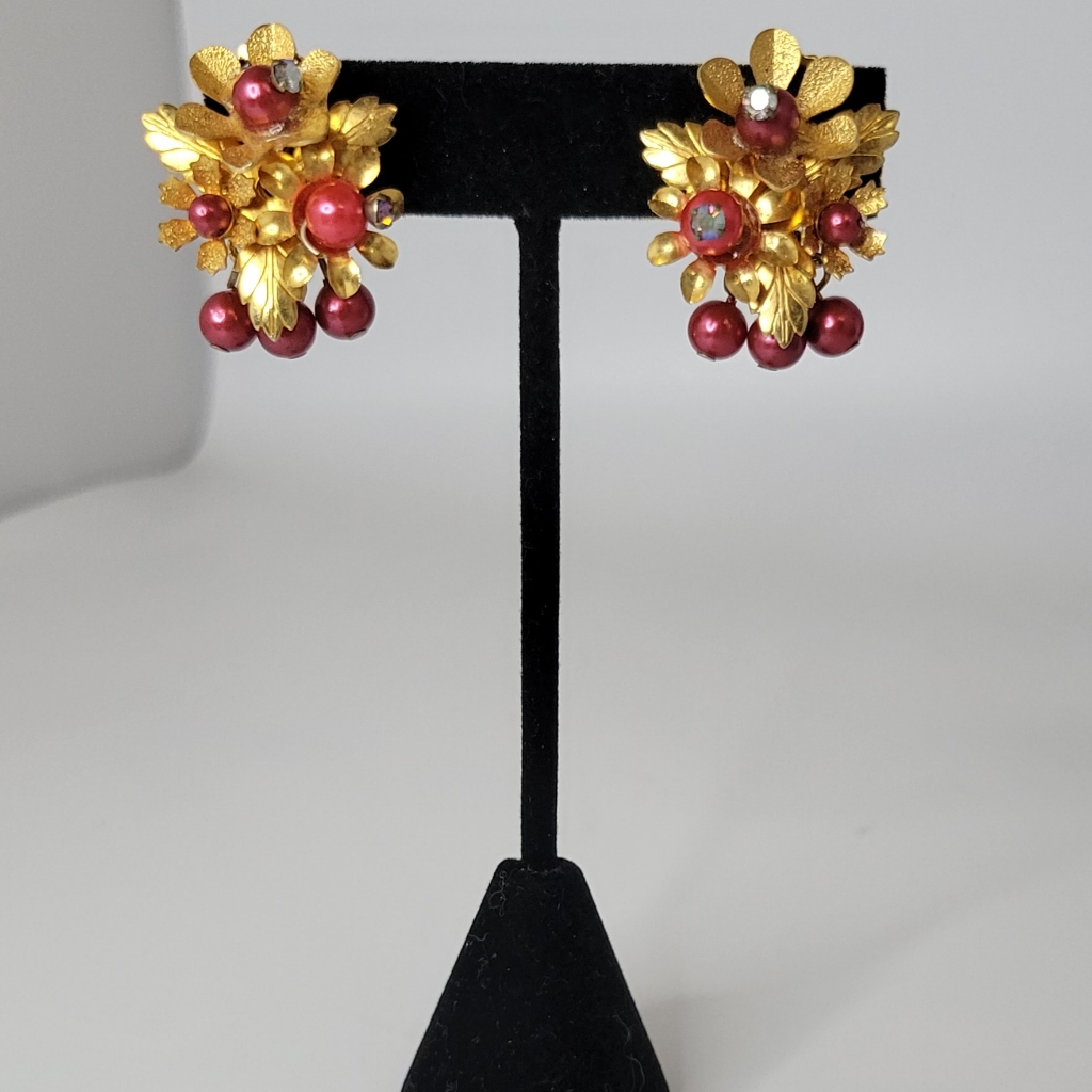 Vtg Beaujewels Clip On Earrings